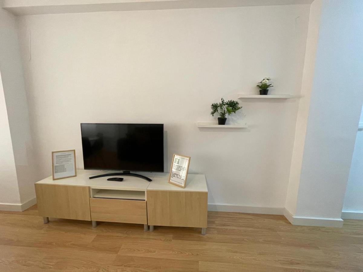 Holidays2Malaga 2 Bedroom Armengual De La Mota Close Shopping Center Экстерьер фото