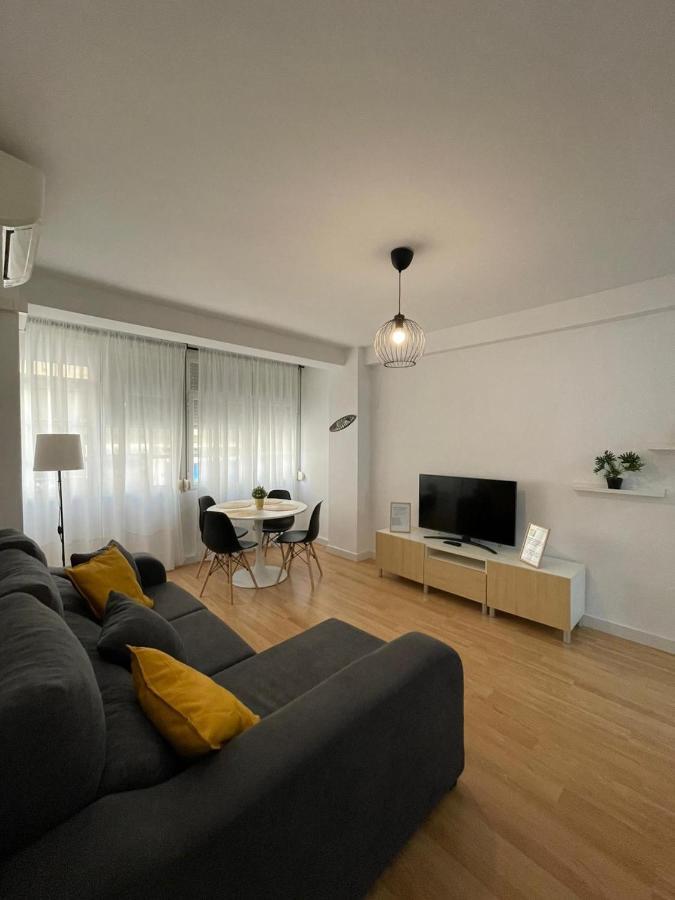 Holidays2Malaga 2 Bedroom Armengual De La Mota Close Shopping Center Экстерьер фото