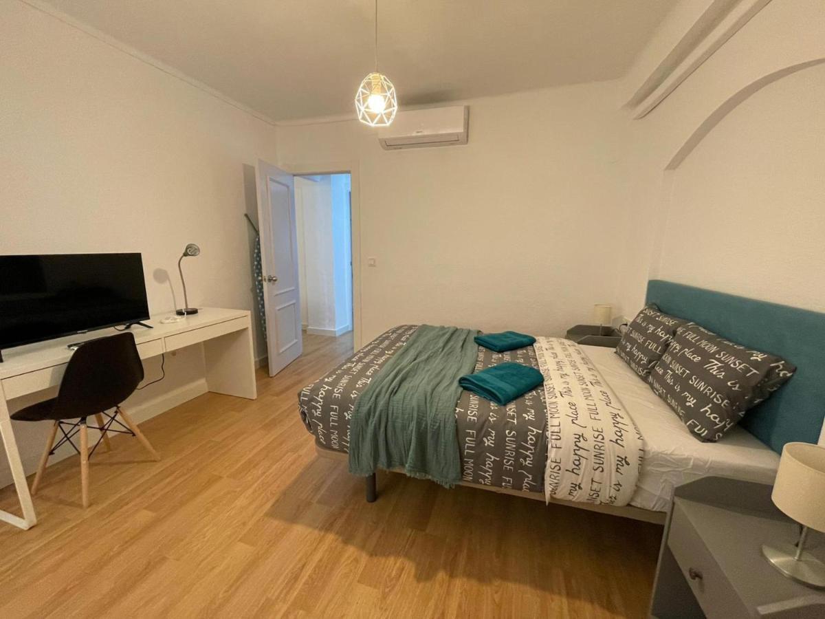 Holidays2Malaga 2 Bedroom Armengual De La Mota Close Shopping Center Экстерьер фото