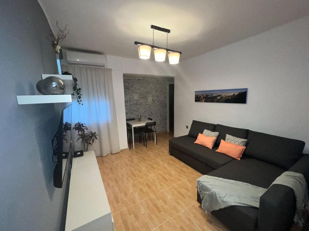 Holidays2Malaga 2 Bedroom Armengual De La Mota Close Shopping Center Экстерьер фото