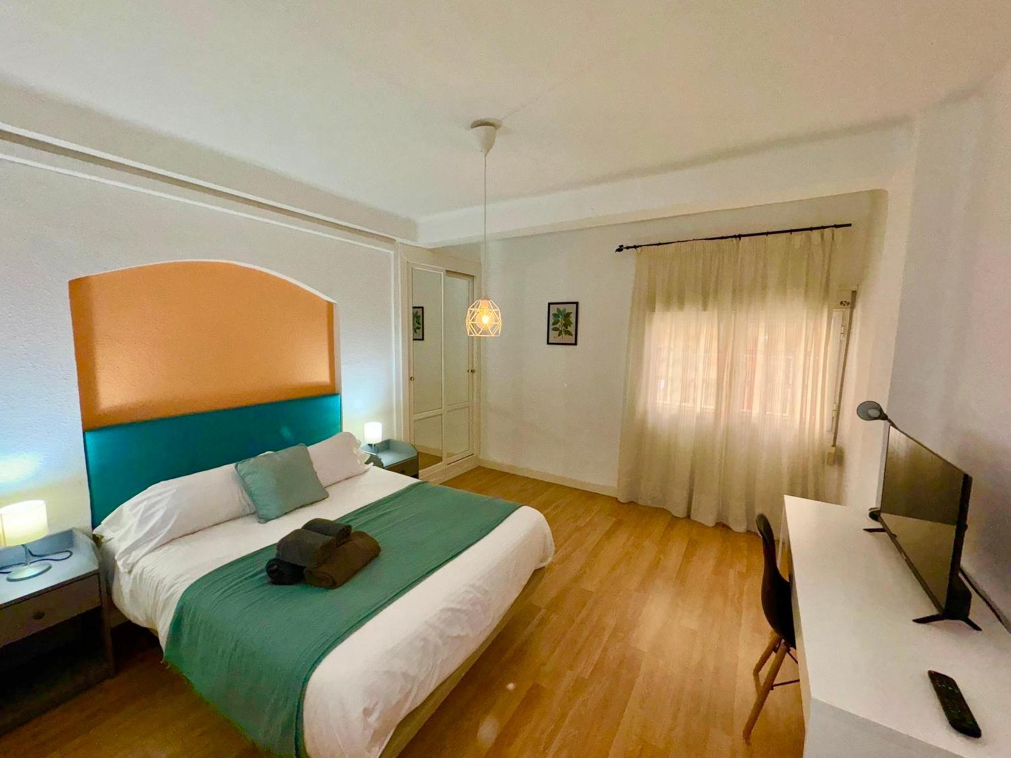 Holidays2Malaga 2 Bedroom Armengual De La Mota Close Shopping Center Экстерьер фото